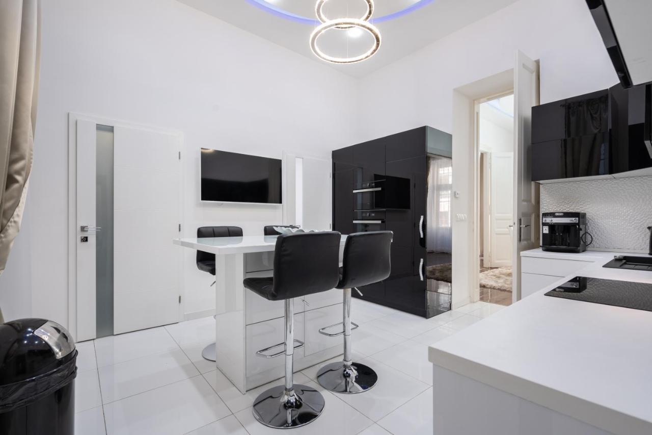 Opera Balkony Luxury Apartment With Free Parking Budapest Ngoại thất bức ảnh